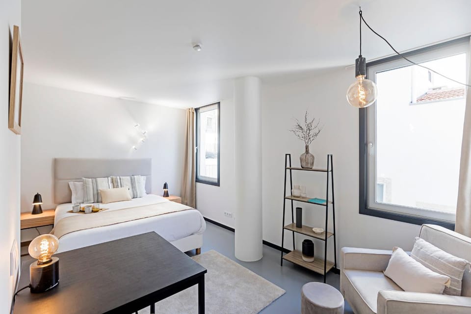Living room, Photo of the whole room, Seating area, Bedroom
