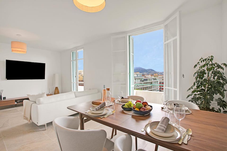 Living room, Dining area