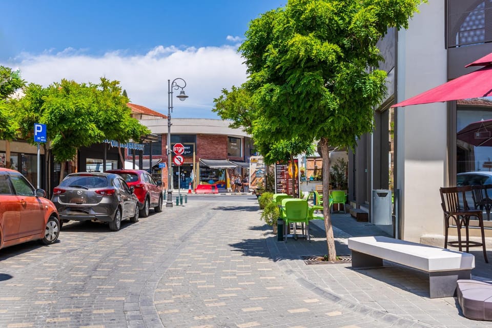Day, Street view, Location