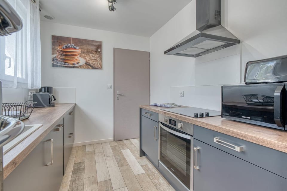 Kitchen or kitchenette, dishwasher, minibar, oven, pet friendly, stove, toaster