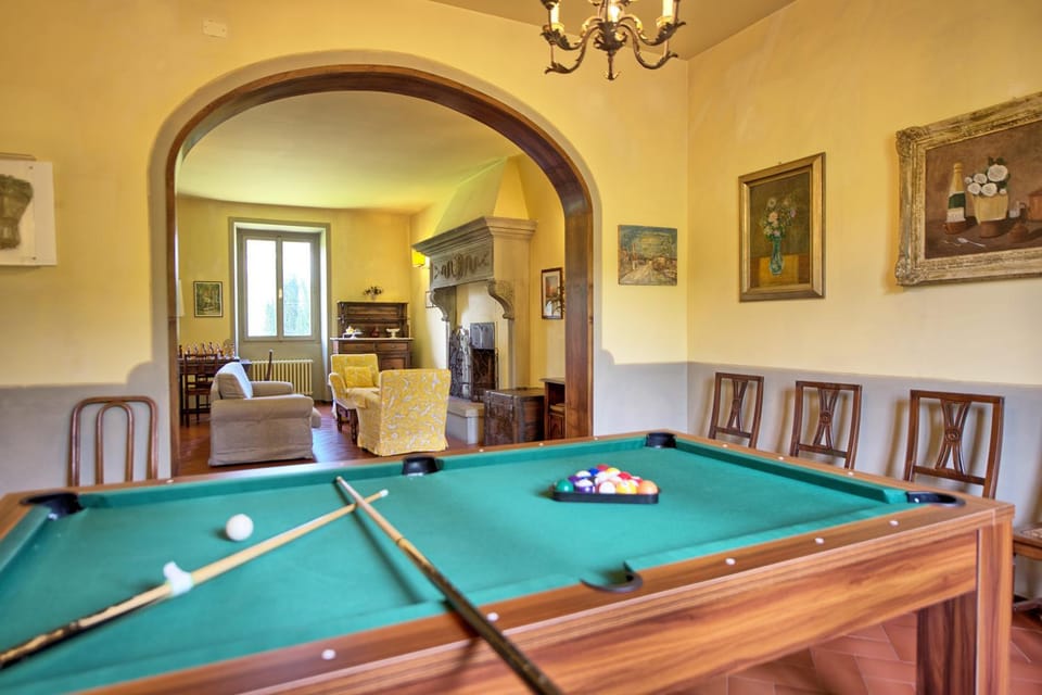 Billiard, Living room