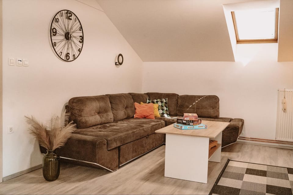 Living room, Decorative detail, Seating area