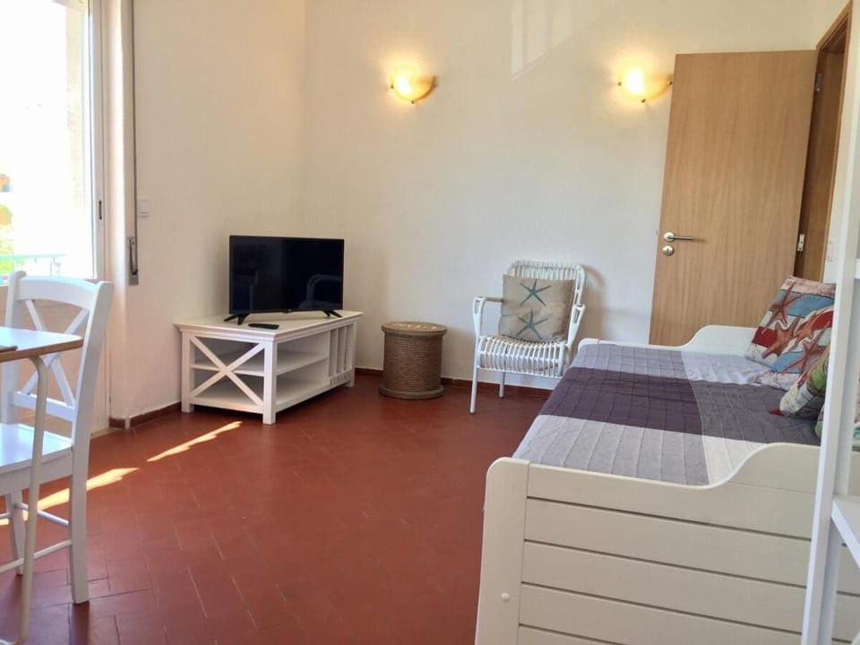 Apart 2 quartos, 350m praia Olhos d'Água, G Apartment in Olhos de Água