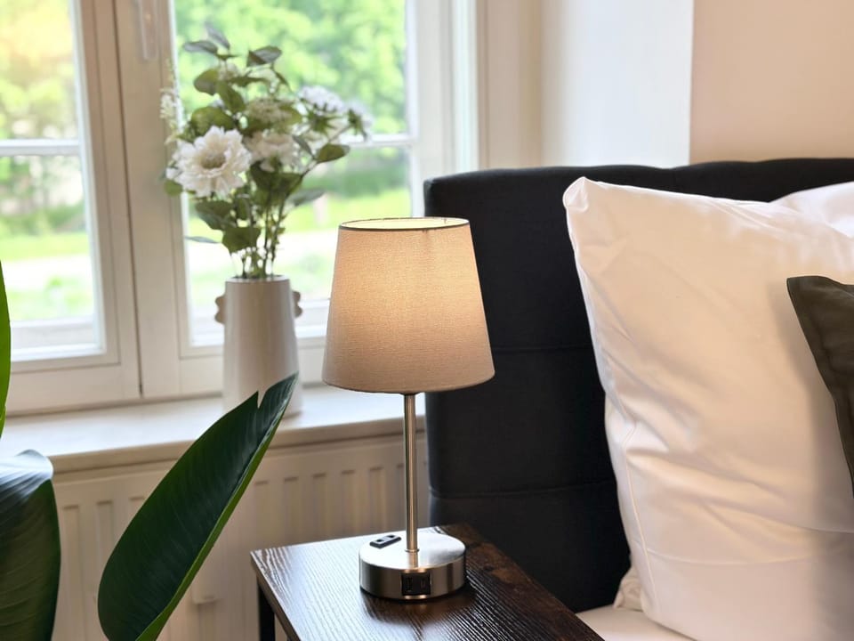 Bed, Living room, Photo of the whole room