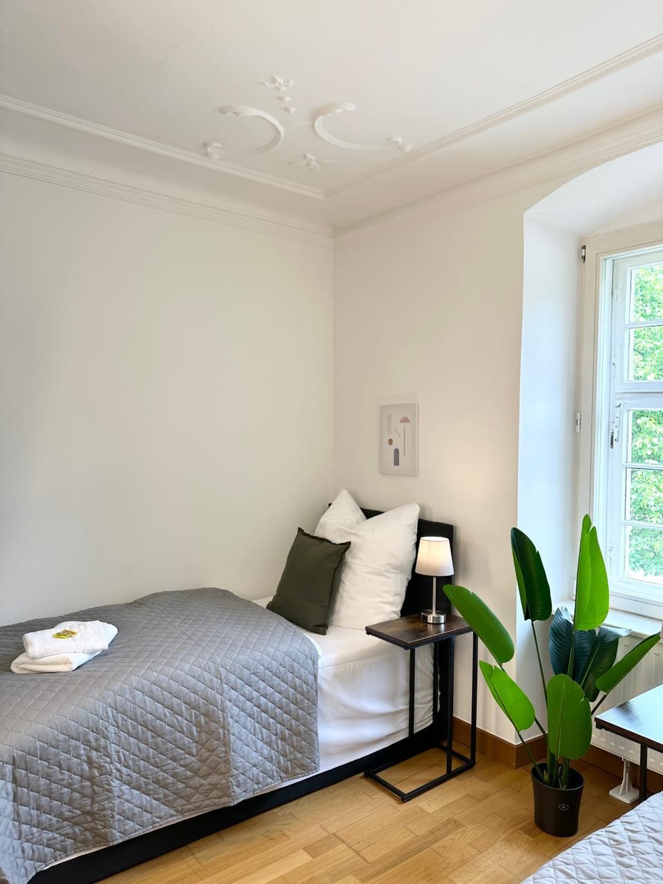 Bed, Photo of the whole room, towels