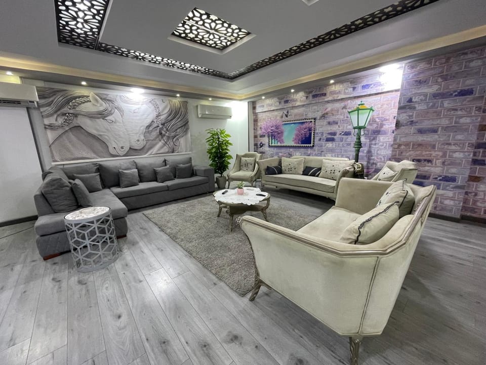 شقة في المهندسين جامعة الدول Apartment in Egypt