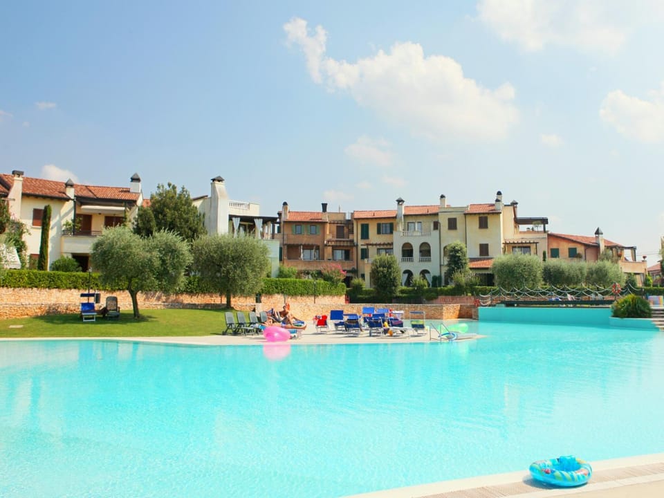 Property building, Swimming pool