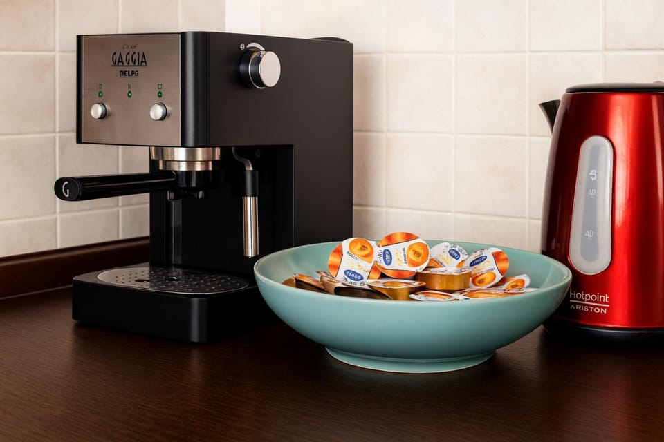 Coffee/tea facilities, Breakfast