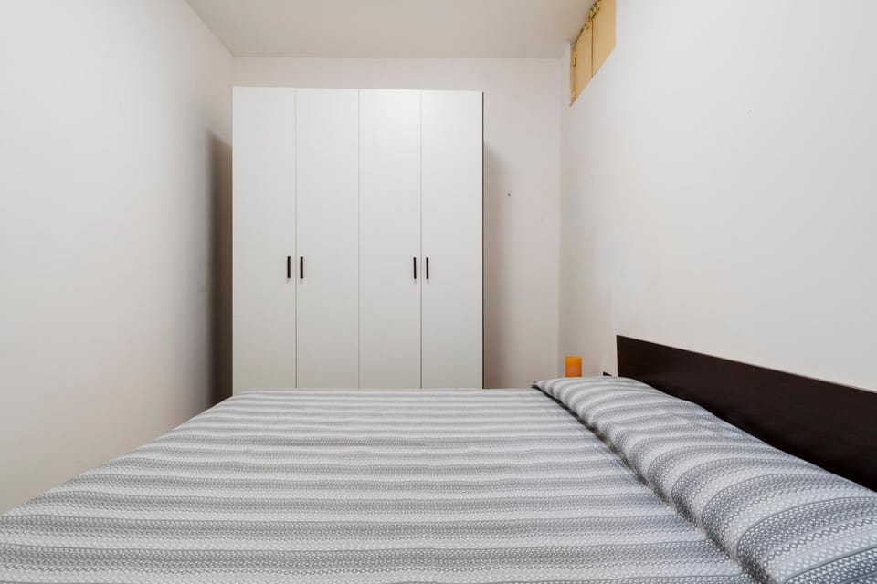 Bed, Photo of the whole room, Bedroom, wardrobe