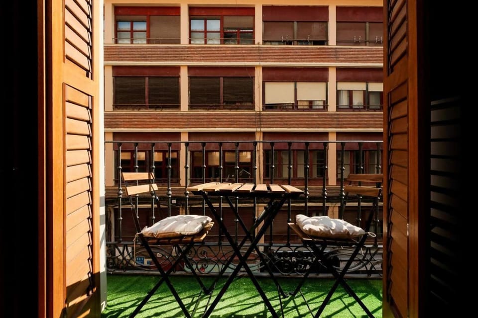 Suite Somontano | 1 Dormitorio | 4 Pax | Balcón Apartment in Zaragoza