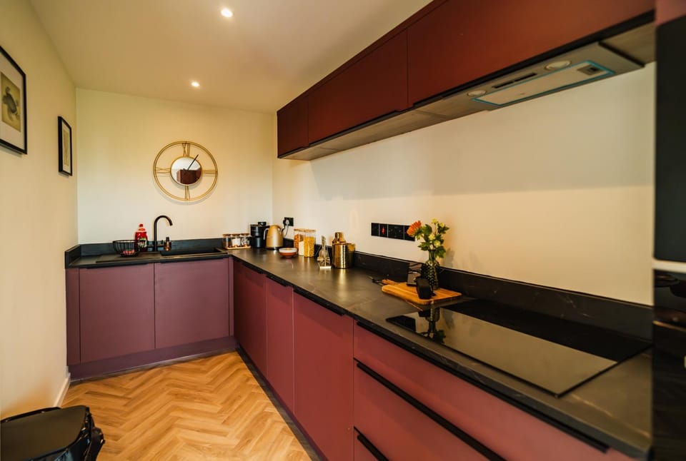 Kitchen or kitchenette, pet friendly, stove