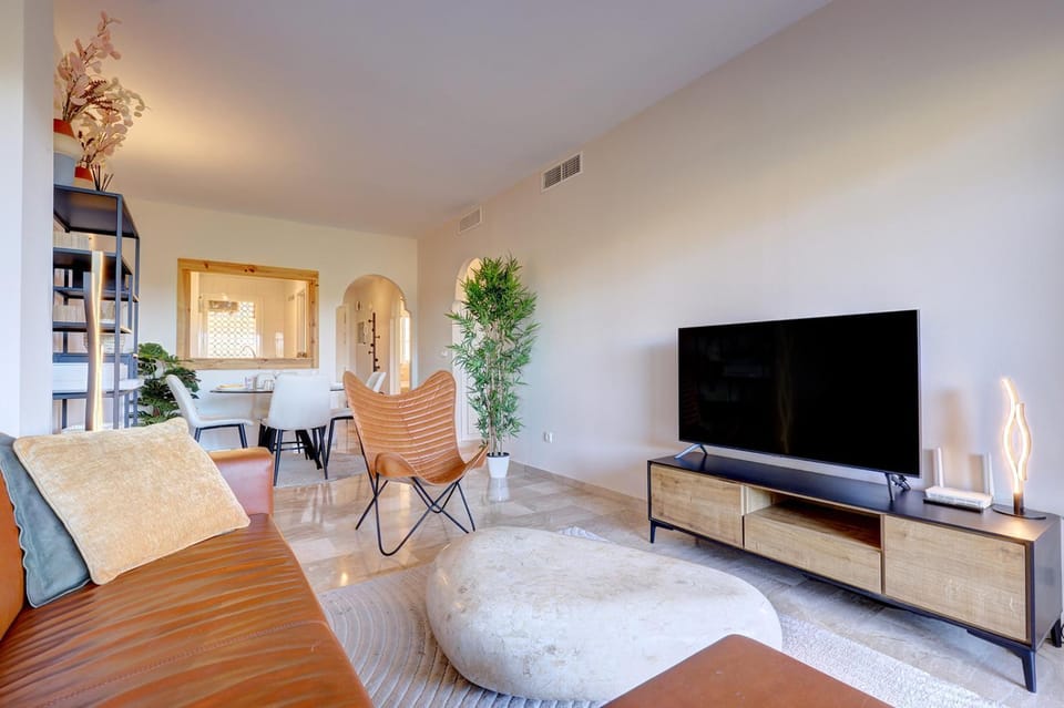 Communal lounge/ TV room, Living room