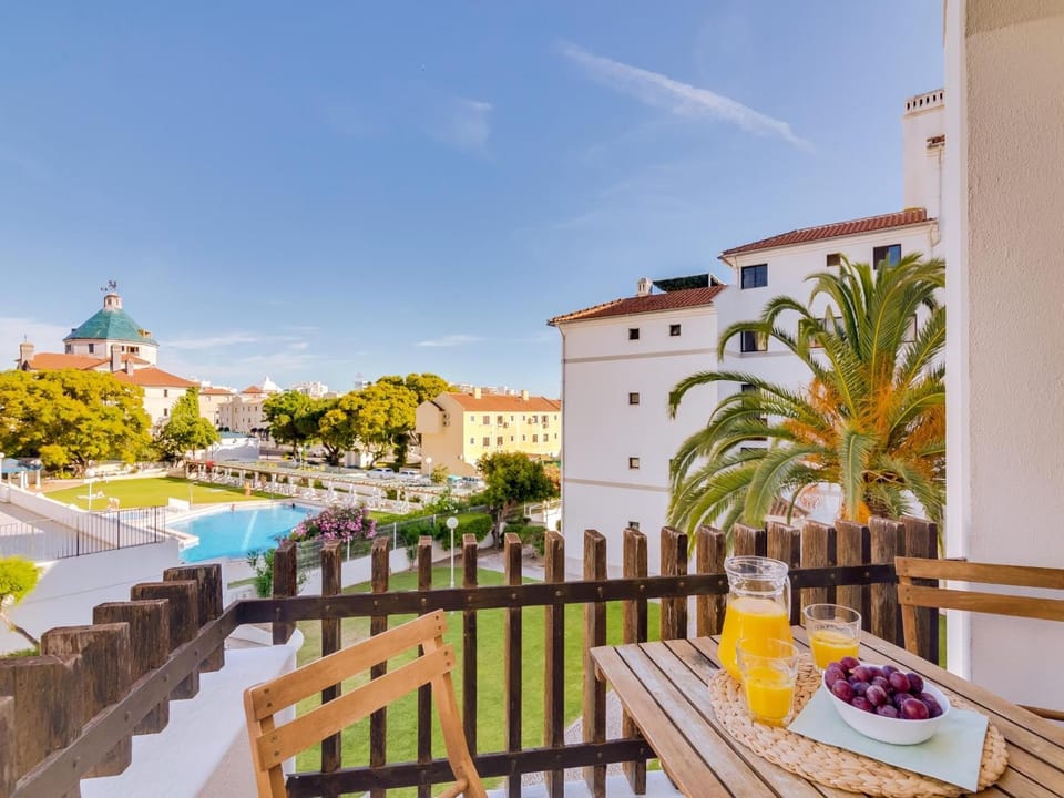 Balcony/Terrace, Garden view