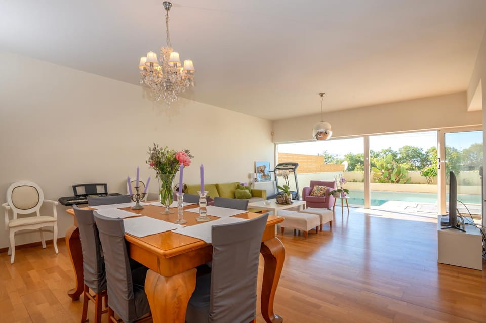 Living room, Seating area, Dining area, Swimming pool