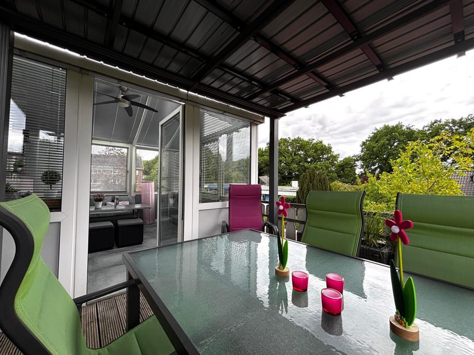View (from property/room), Balcony/Terrace, Seating area