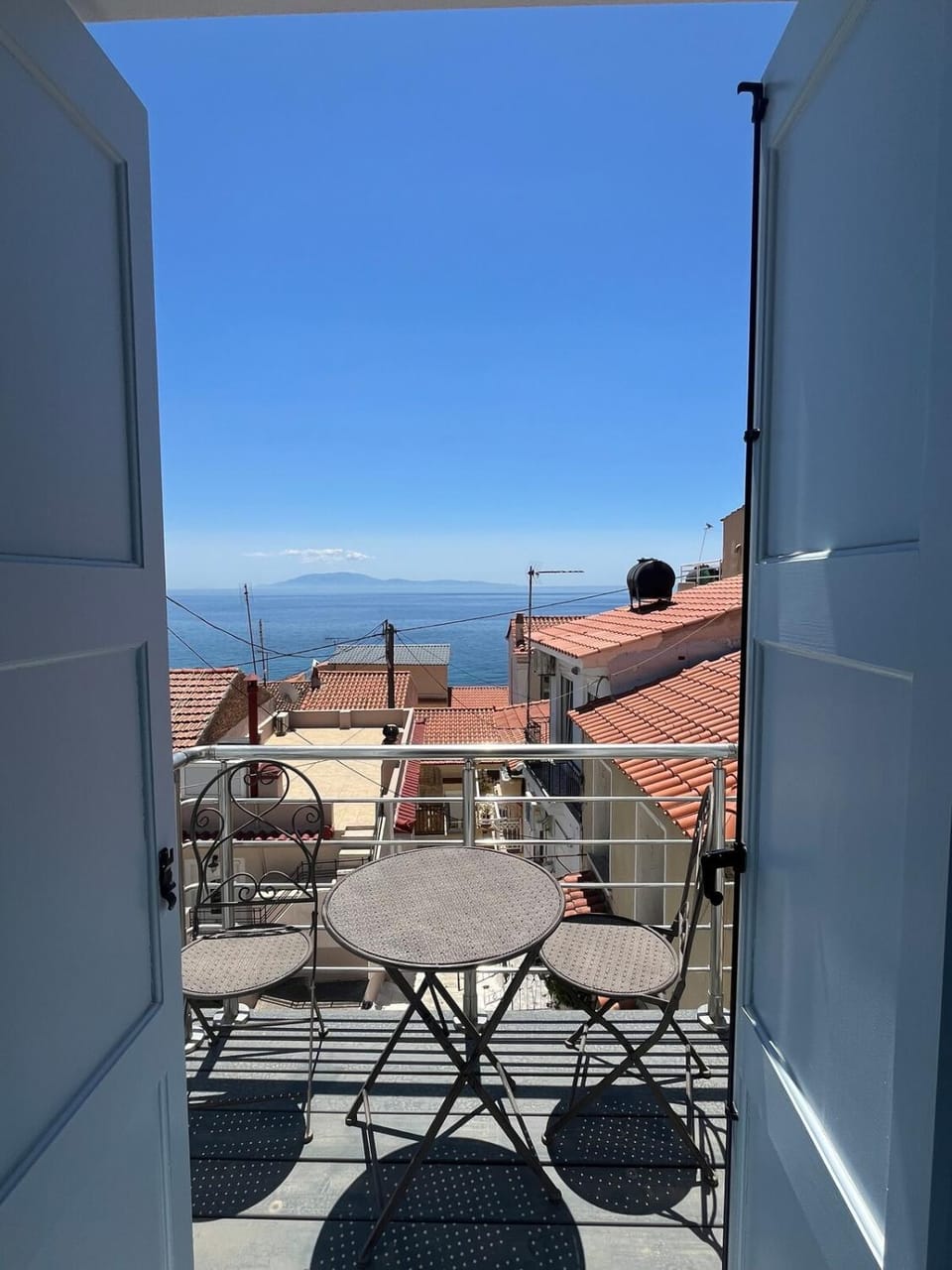 Plomari Grey house Casa Peppe Apartment in İzmir Province