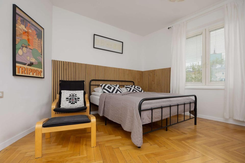 Bed, Living room