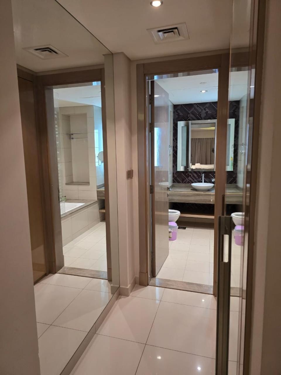 Bed, Bathroom