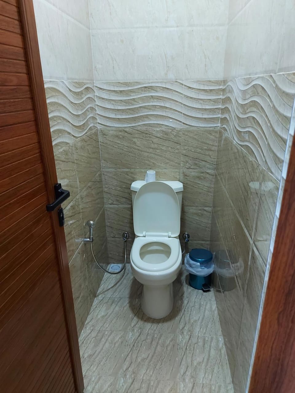 Rs villa 3 share apartment with private room 100mts to the beach and bus stop Vacation rental in Flic en Flac