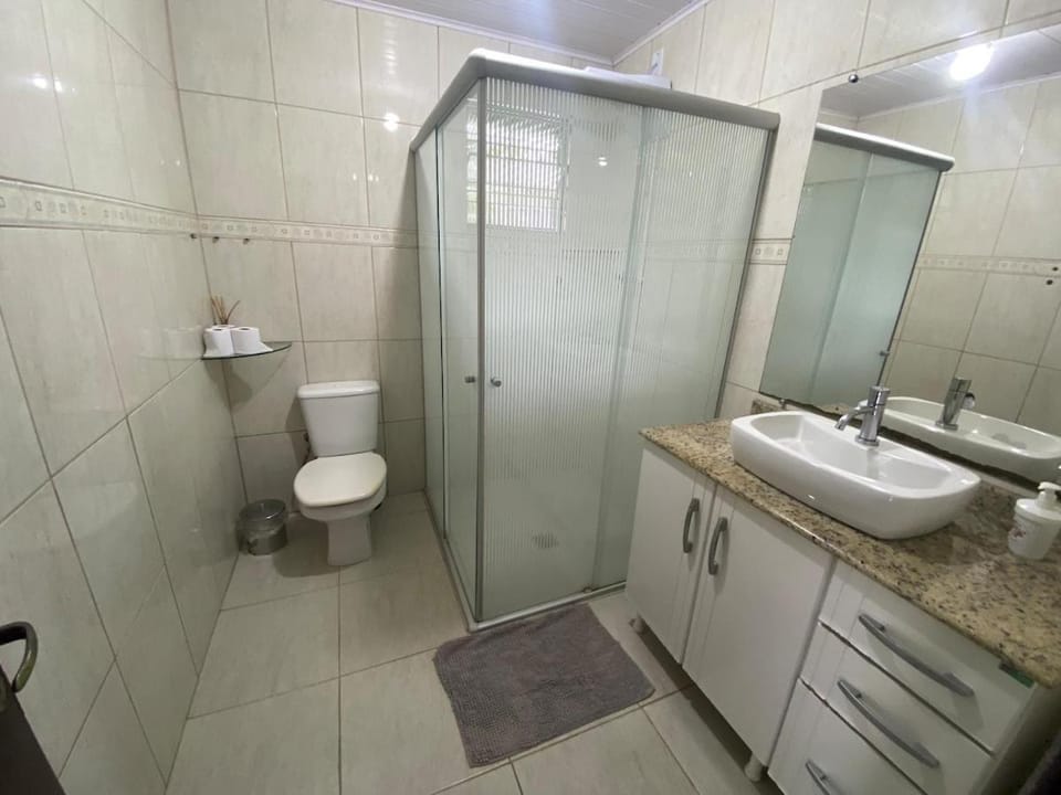 Spacious house with air-conditioning 3 km from BR 101 House in Joinville