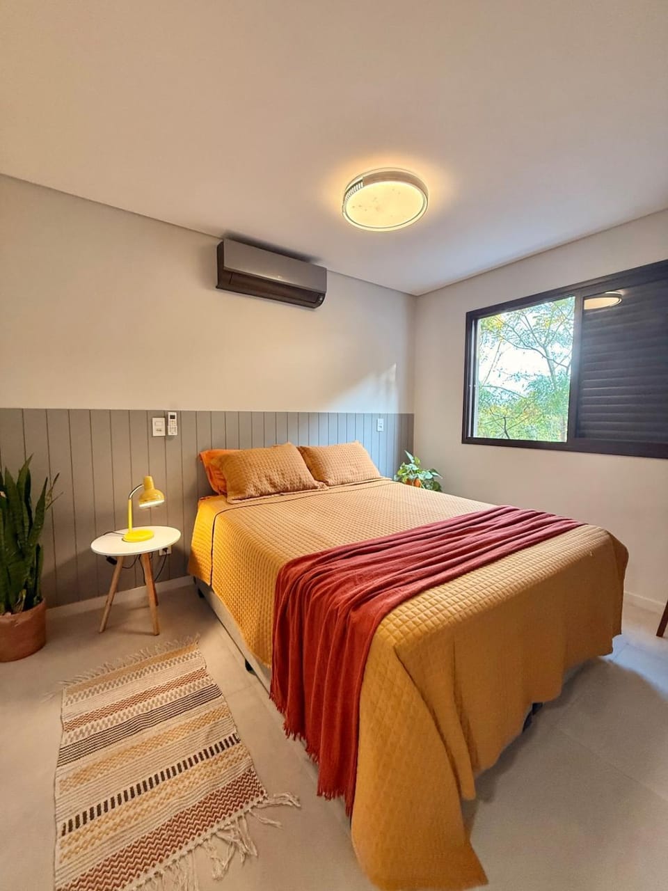 Apê Sunshine| Terraço| Interação com animais Apartment in Florianopolis