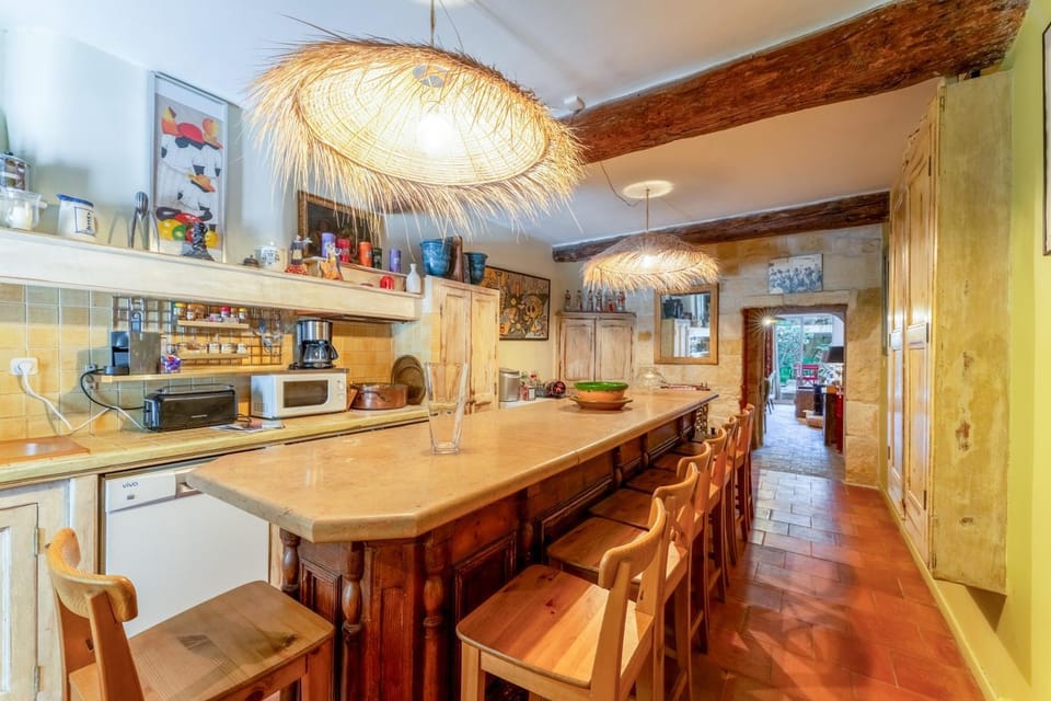 Property building, Kitchen or kitchenette, Living room