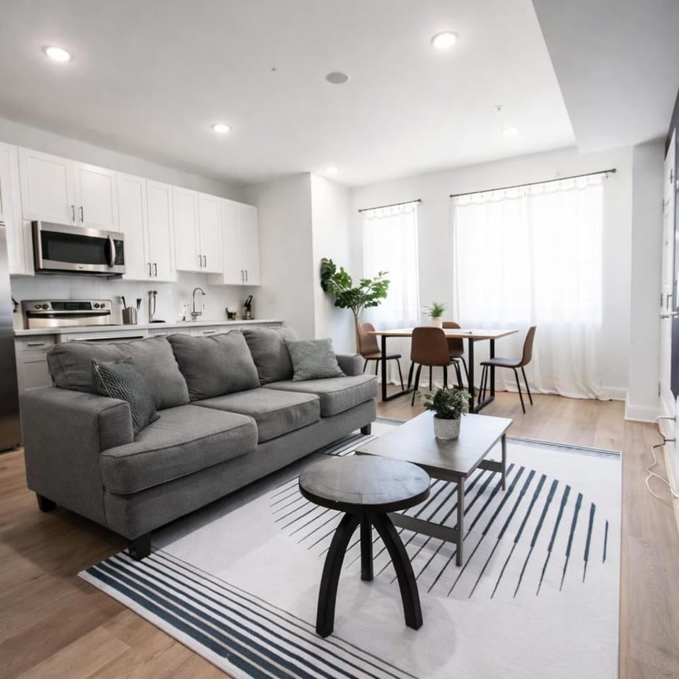 2BR Near Temple Sleeps 4 WD Workspace Apartment in Philadelphia
