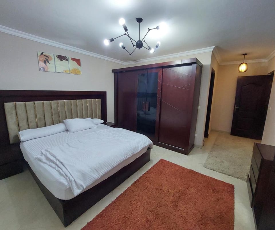 Bed, Photo of the whole room, wardrobe