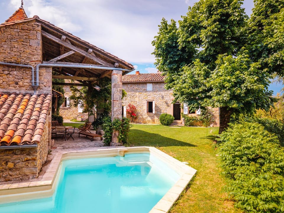 Property building, Garden, Pool view, Swimming pool