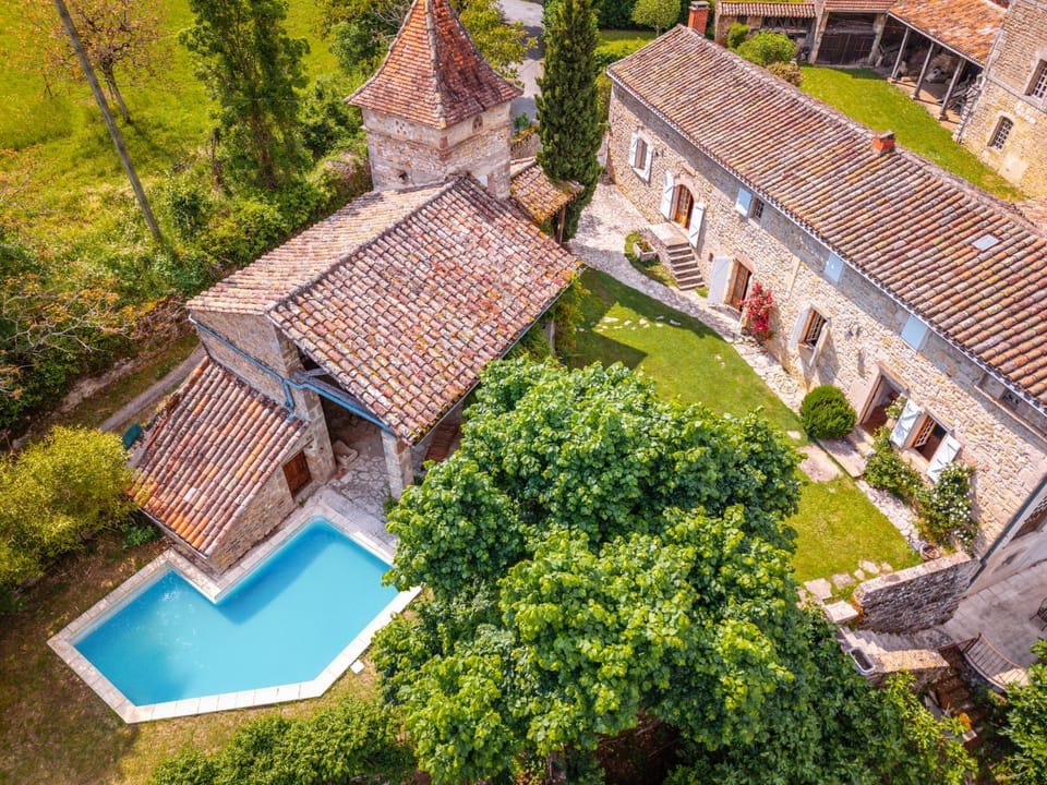 Property building, Garden, Garden view, Pool view, Swimming pool, Swimming pool, sunbed