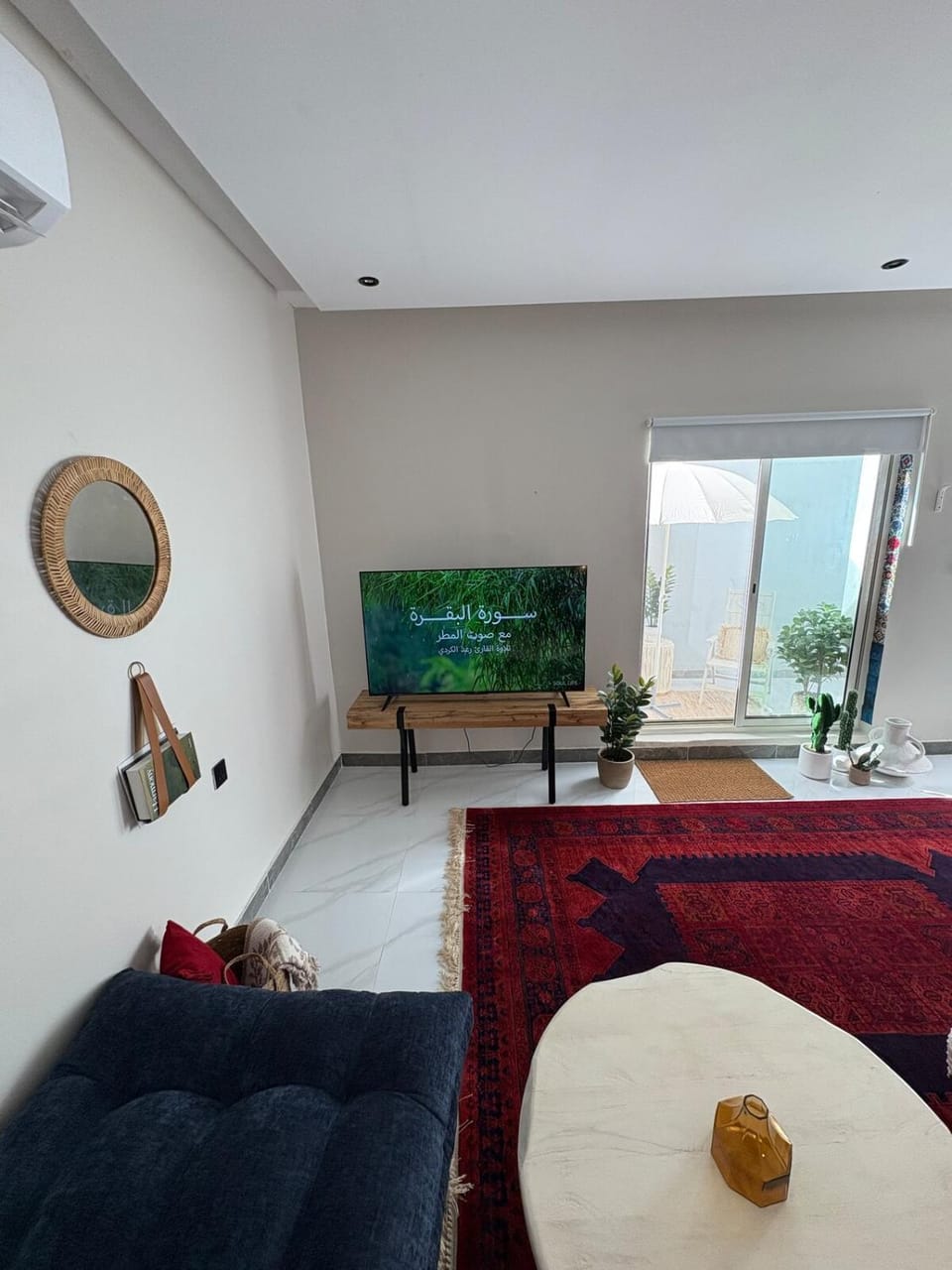TV and multimedia, Living room, Seating area, Evening entertainment
