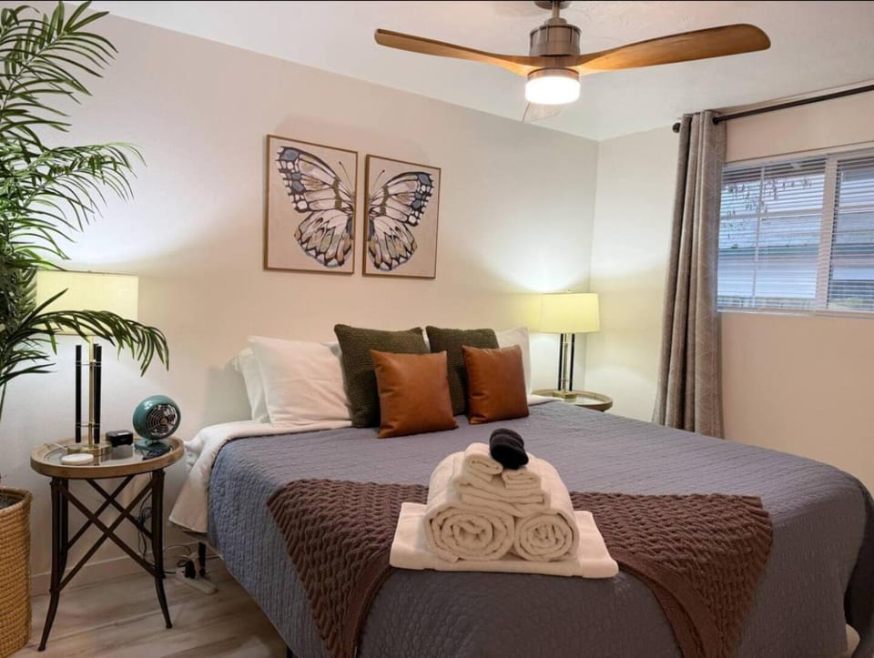 2 King beds Queen Sleeper Sacred Hear Downtown Apartment in Spokane