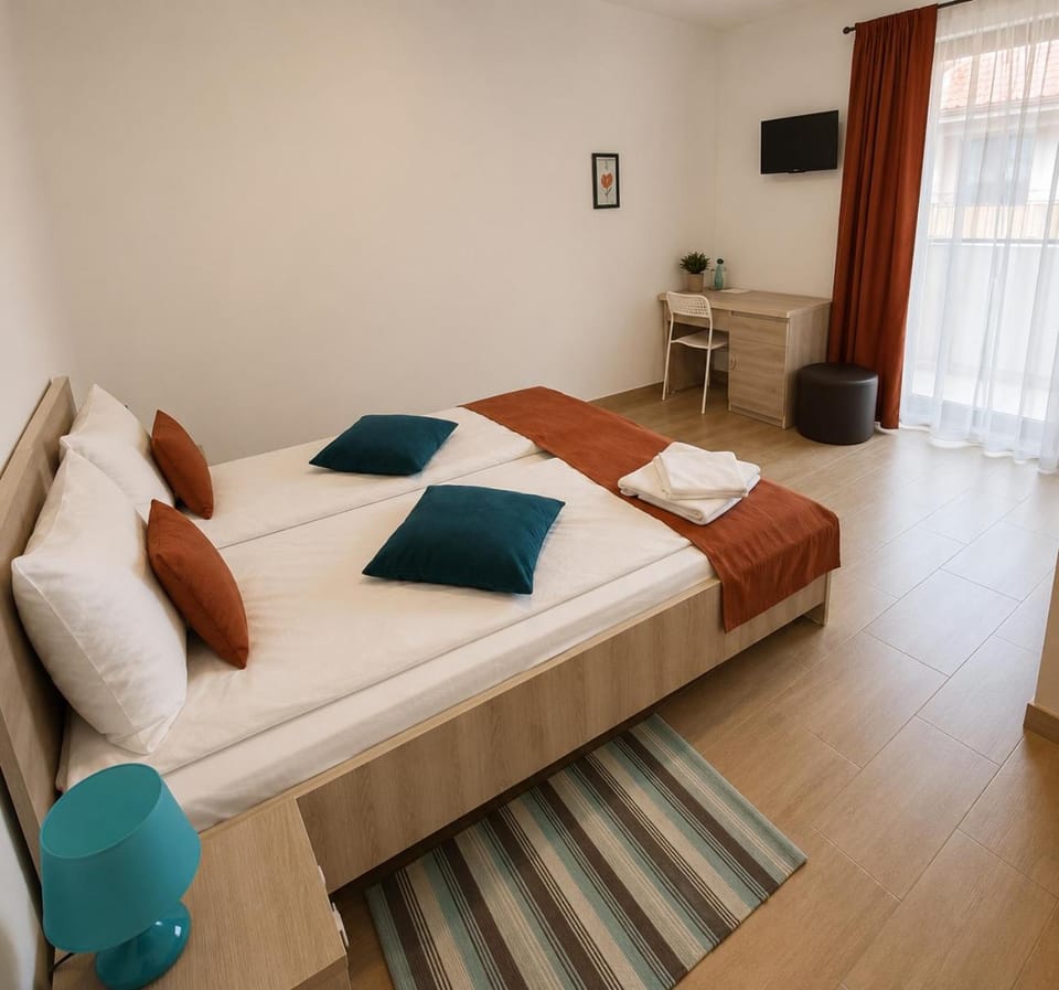 Photo of the whole room, Bedroom