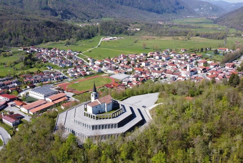 Nearby landmark, Natural landscape, Bird's eye view, City view, Location
