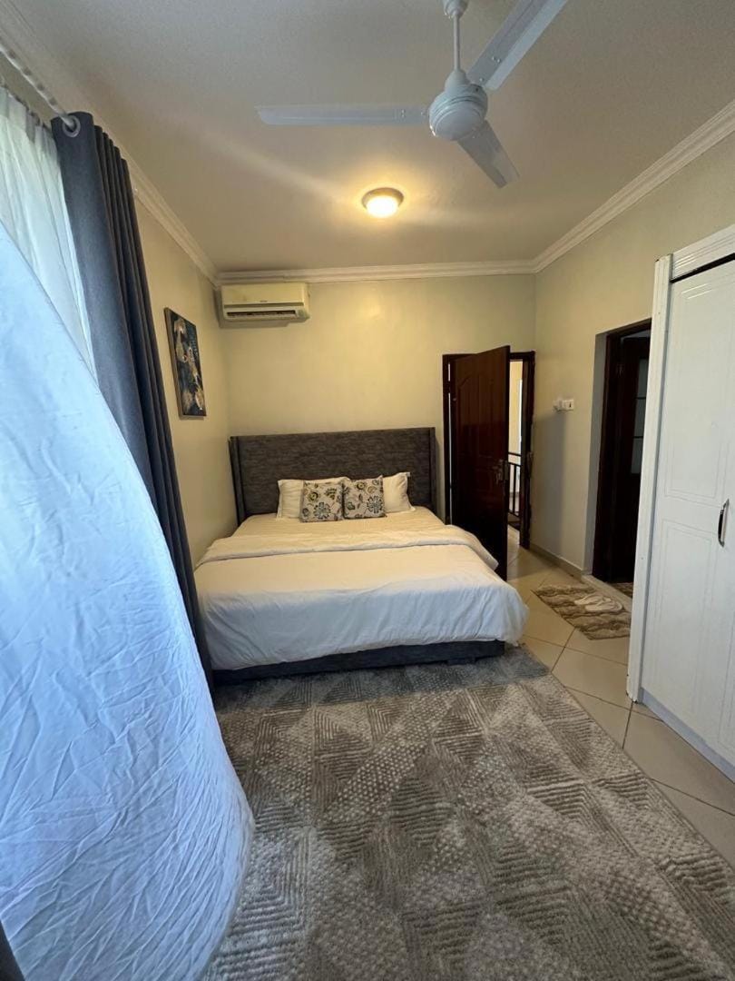 Cheerful 3 bedroom house in Oysterbay Apartment in City of Dar es Salaam