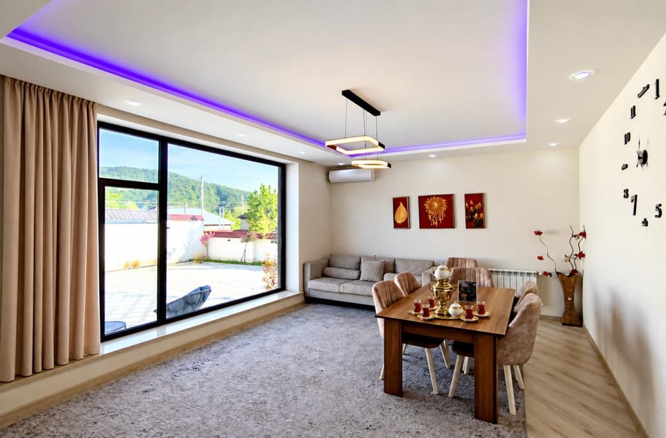 Living room, Seating area, Dining area, fireplace, air conditioner