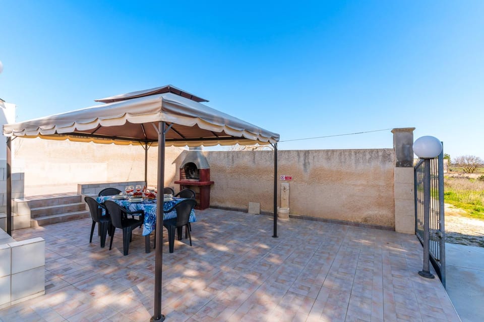 Patio, Dining area