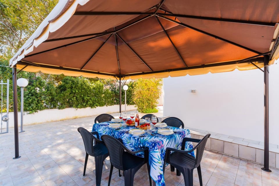 Patio, Dining area