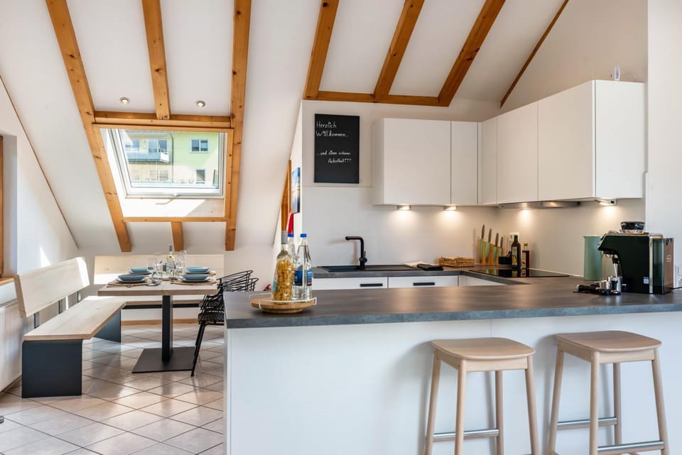 Kitchen or kitchenette, Living room