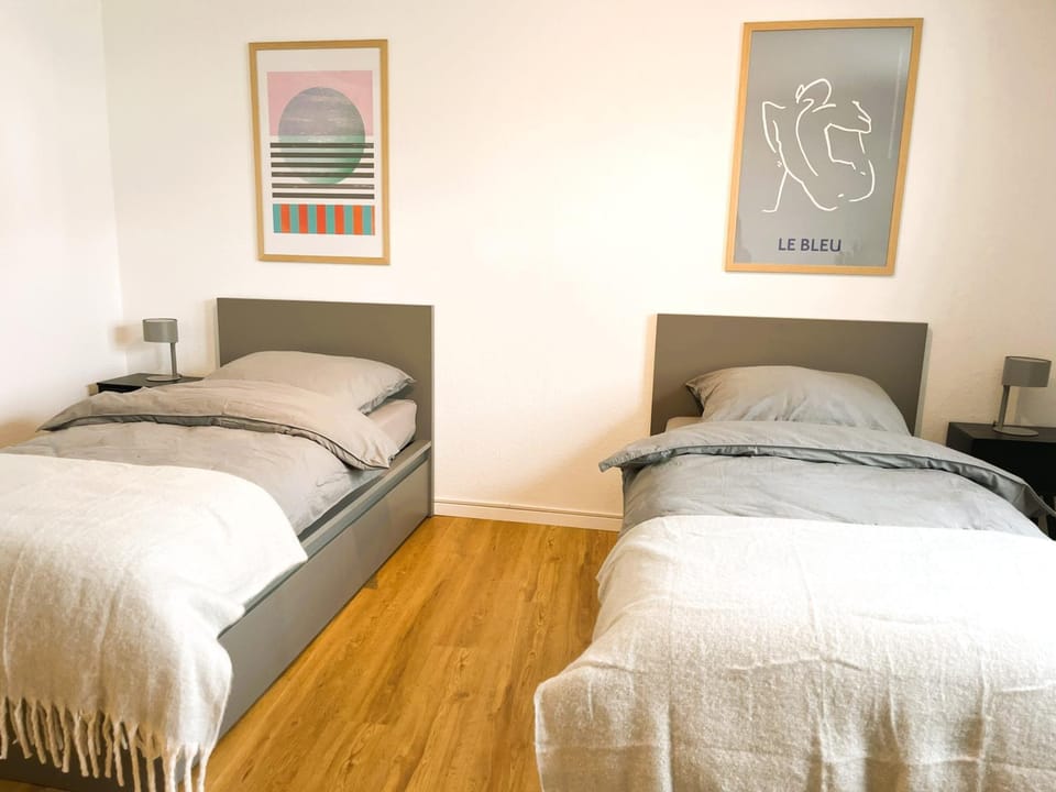 Photo of the whole room, Bedroom
