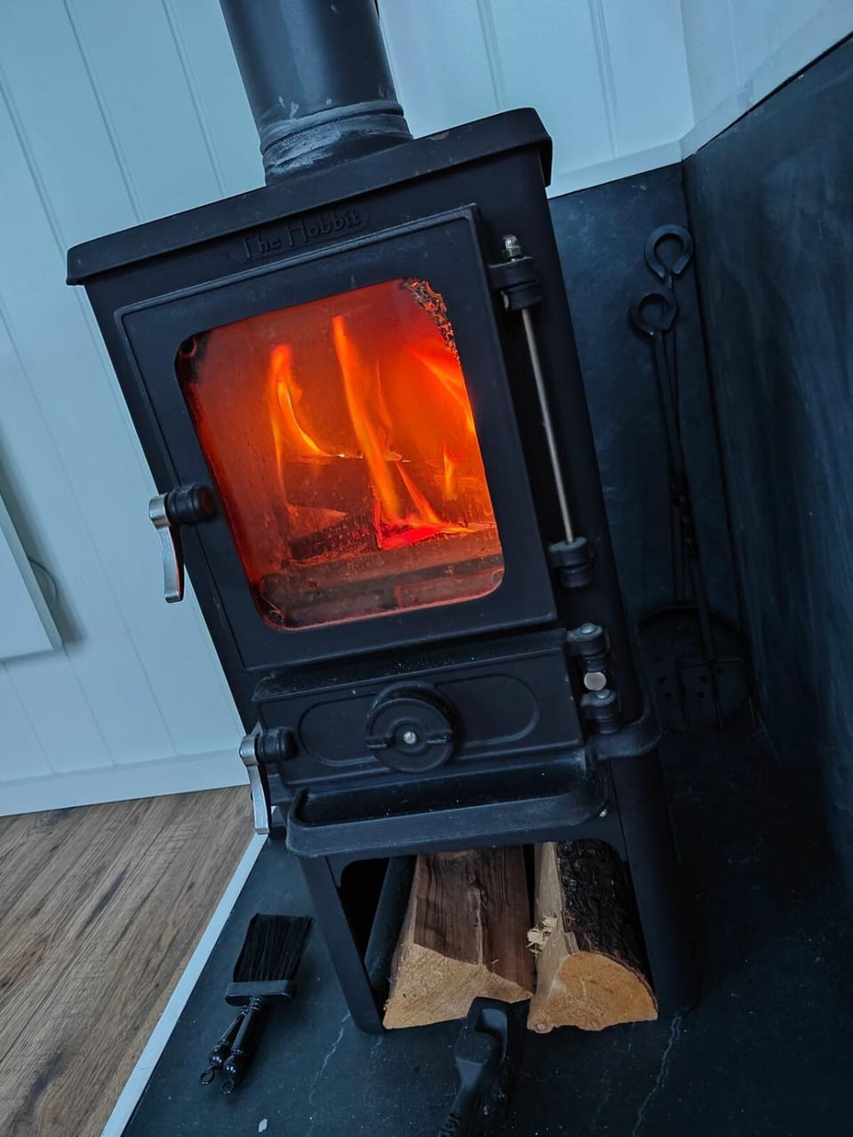 Luxury Countryside Shepherds Hut with Hot Tub Apartment in Saint Columb Major