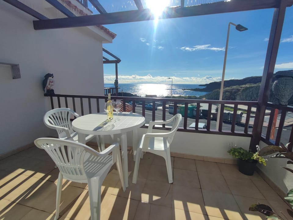 Day, Natural landscape, Balcony/Terrace, Mountain view, Sea view