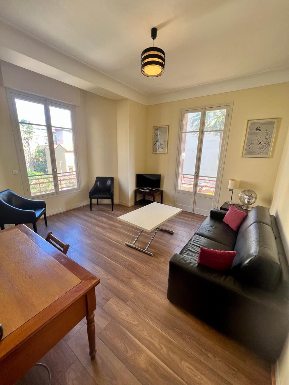 Charmant appartement avec terrasse en plein cœur de Nice à deux pas de la mer ! Apartment in Nice