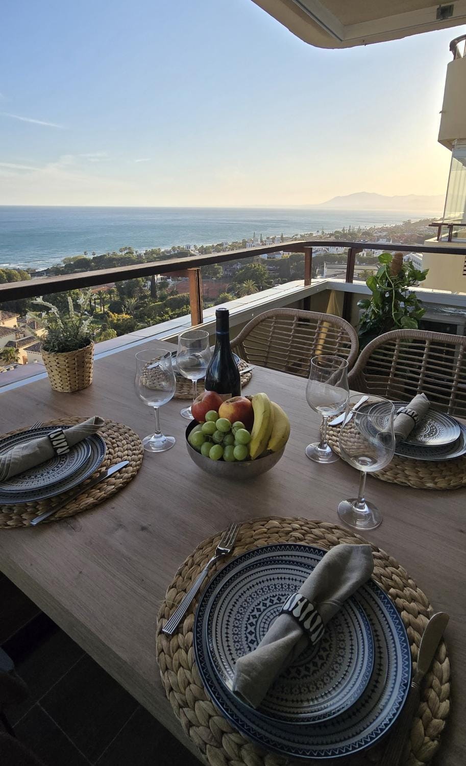View (from property/room), Dining area, Sea view