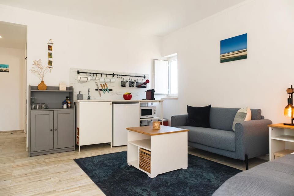 Kitchen or kitchenette, Living room