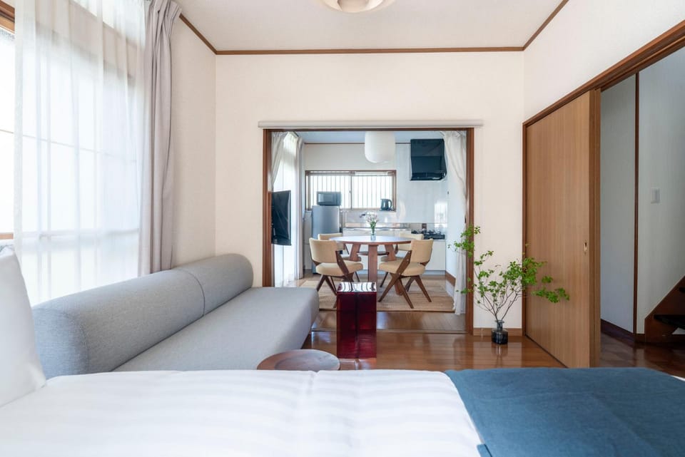 Seating area, Dining area, Bedroom