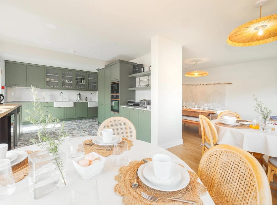 Food and drinks, Dining area