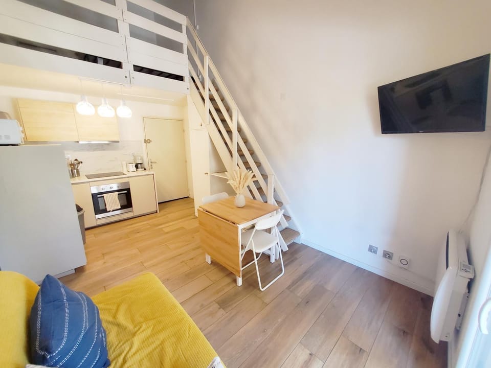 Appartement T3 mezzanine, plage des Sablettes à 300 m ! Apartment in La Seyne-sur-Mer
