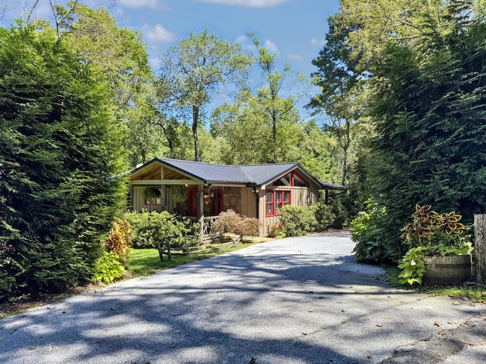 826 Wilson Road House in Highlands