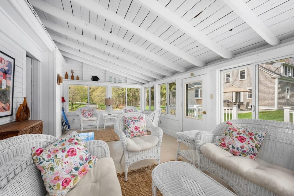 Sweet Retreat: Relax, Reconnect Unwind House in Harwich